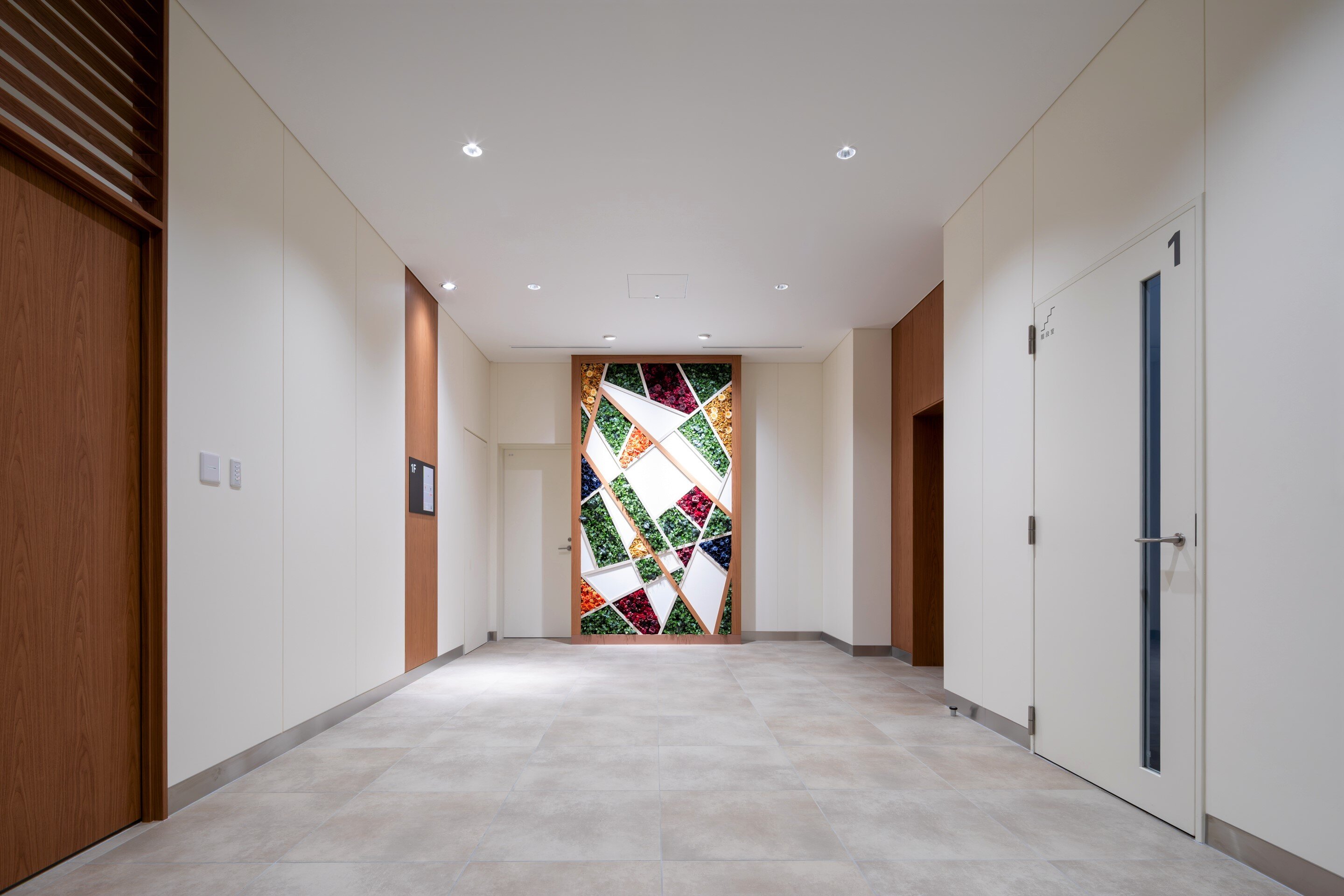 034_1階北側 エントランスホール_2134.jpg