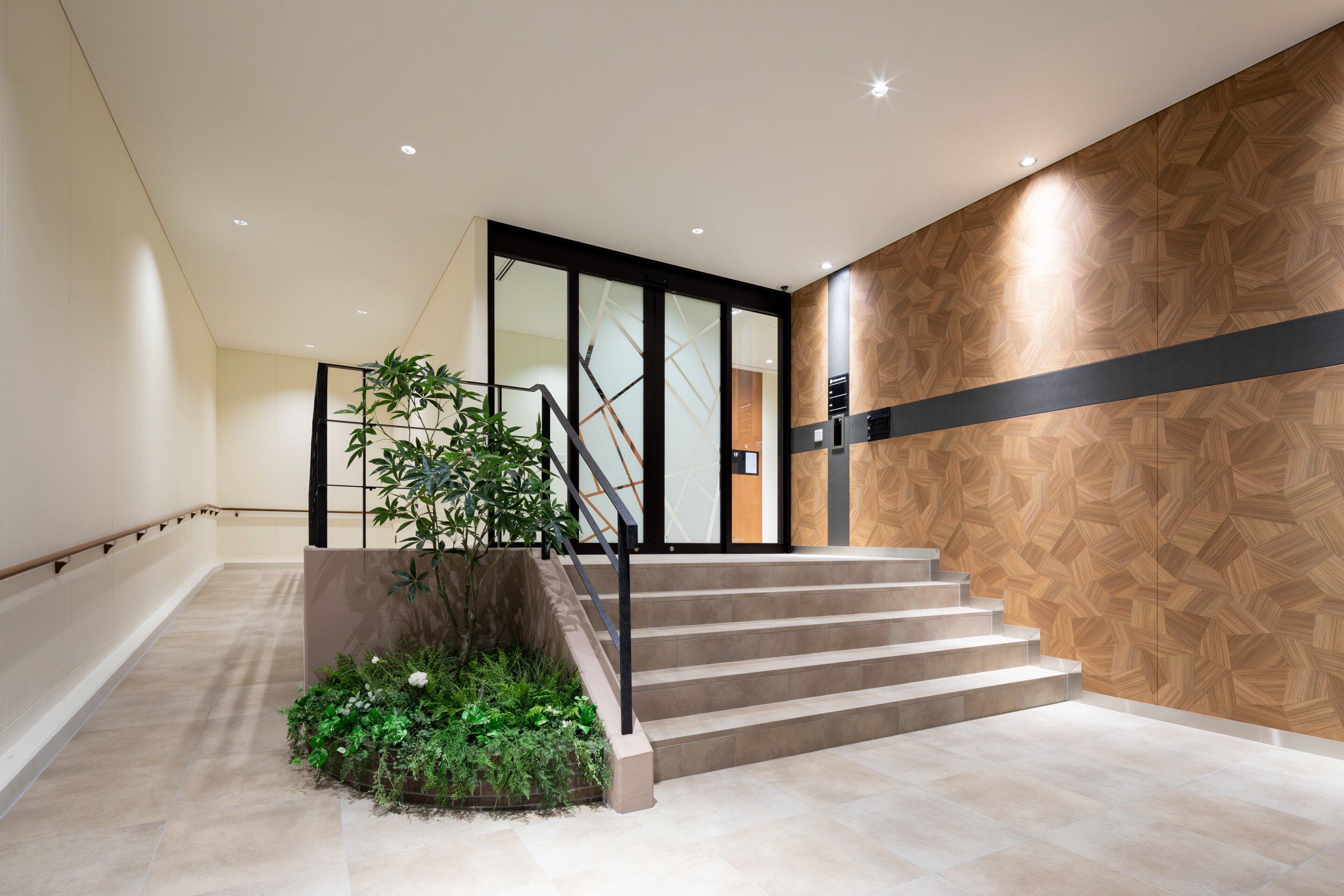 044_1階南側 エントランスホール_2182-復元.jpg